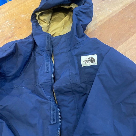 Boys The North Face shell Jacket M - Picture 3 of 5